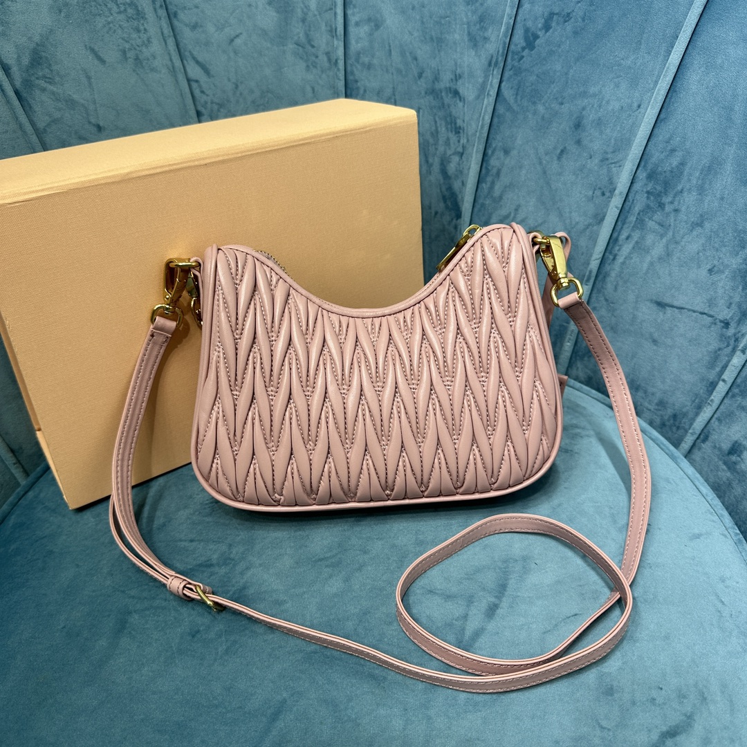 Matelassé Leather bag