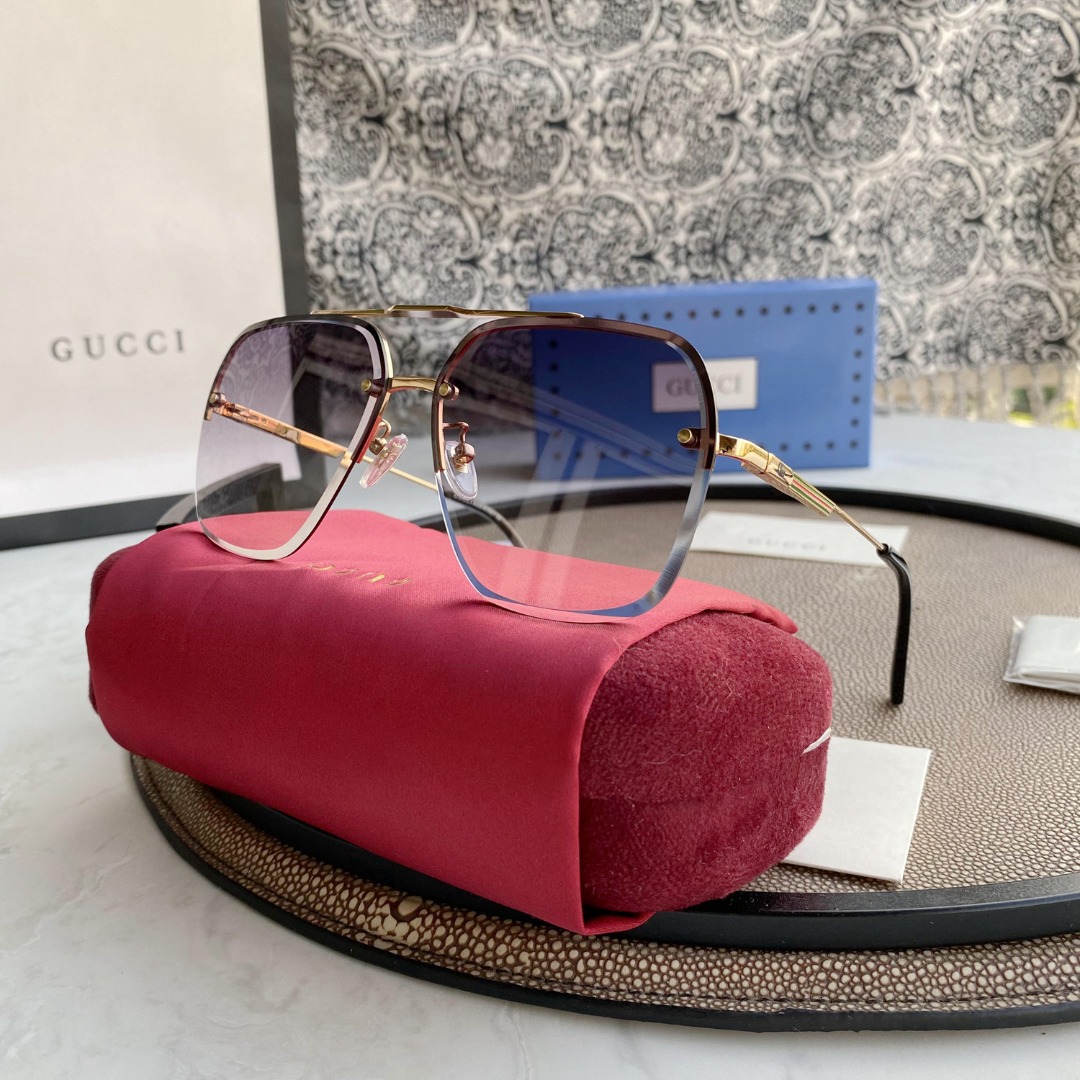 GUCCI SUNGLASSES
