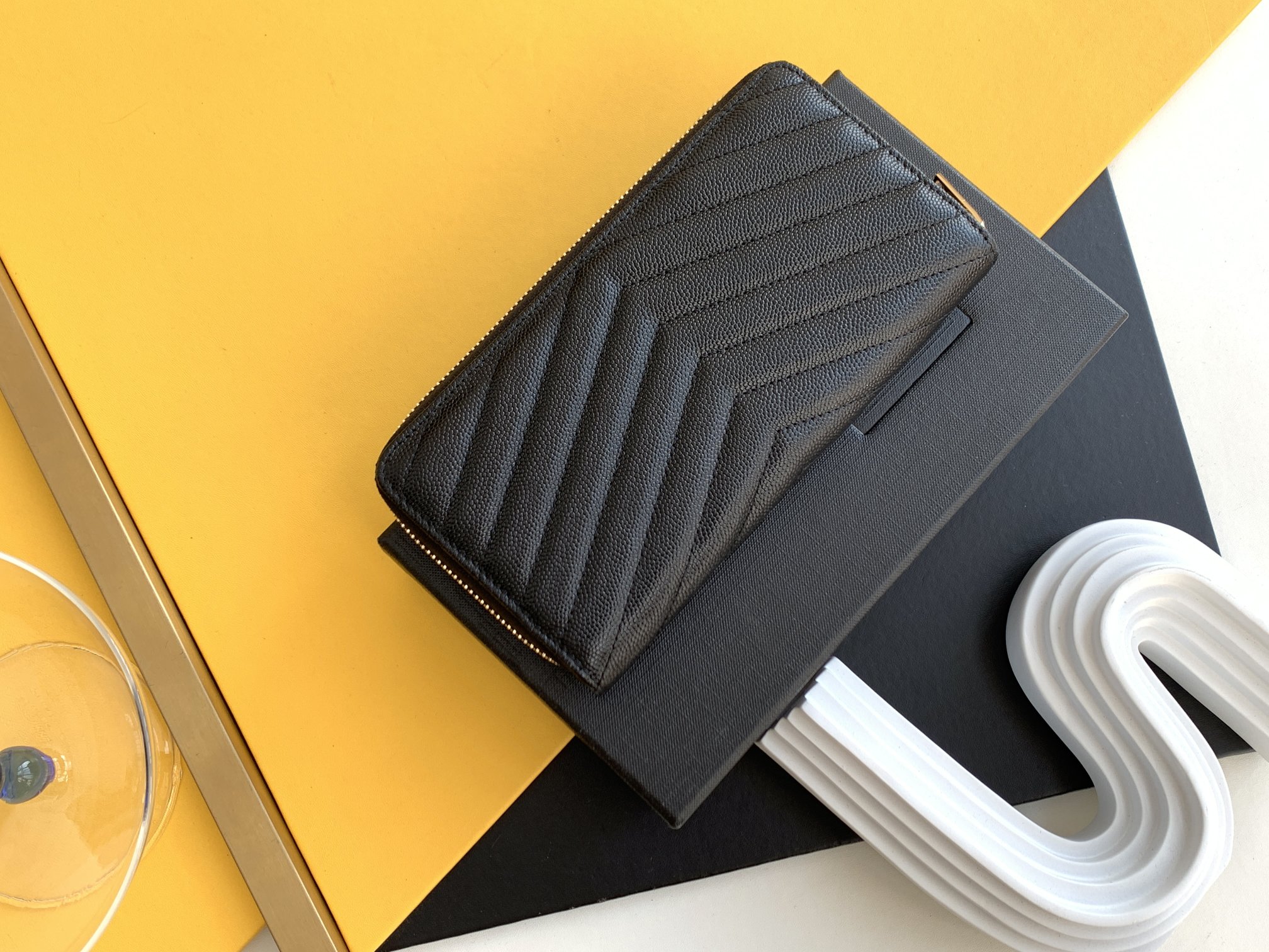 Saint Laurent MONOGRAMS PROMOTIONS