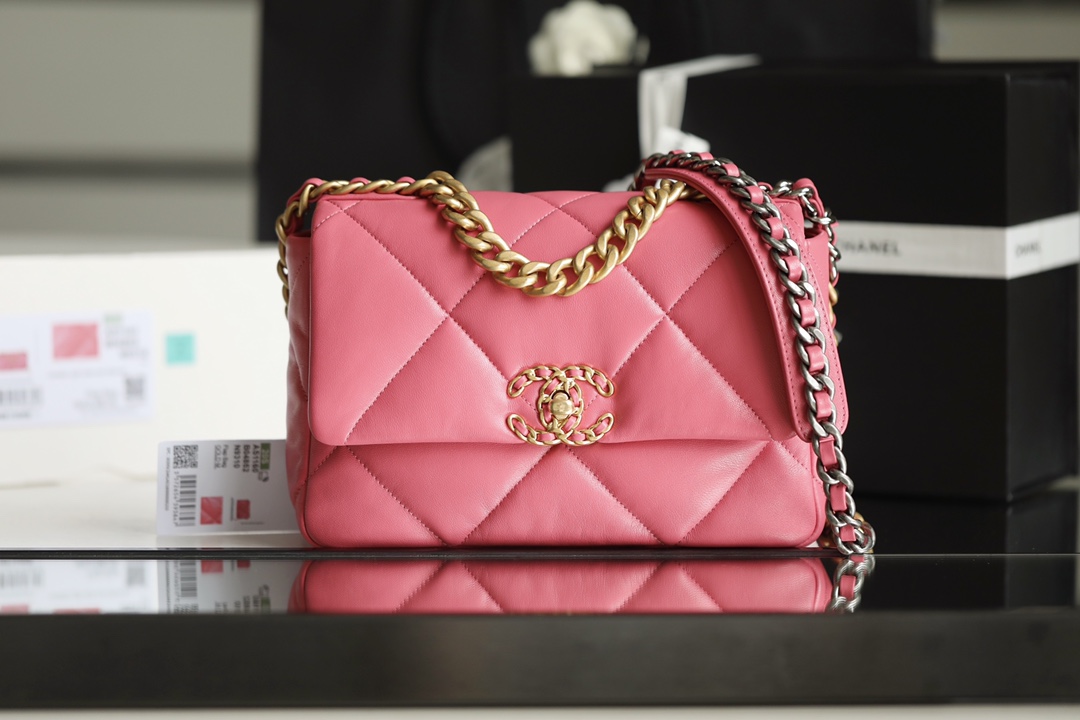 Chanel 19