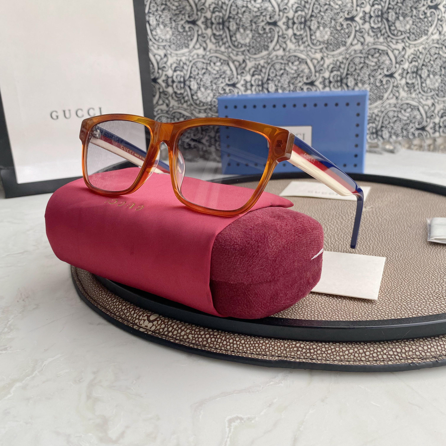 Gucci classic sunglasses