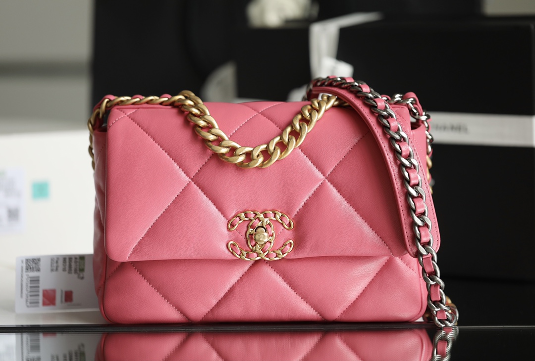 Chanel 19