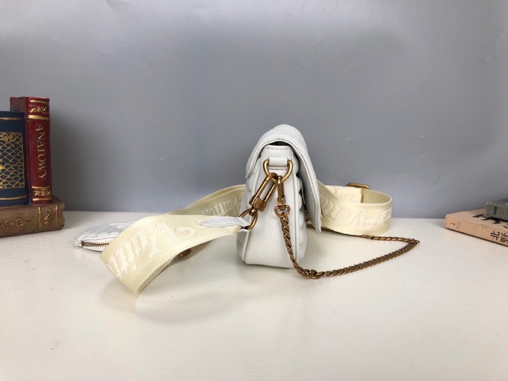 LOUIS VUITTON NEW WAVE MULTI-POCHETTE