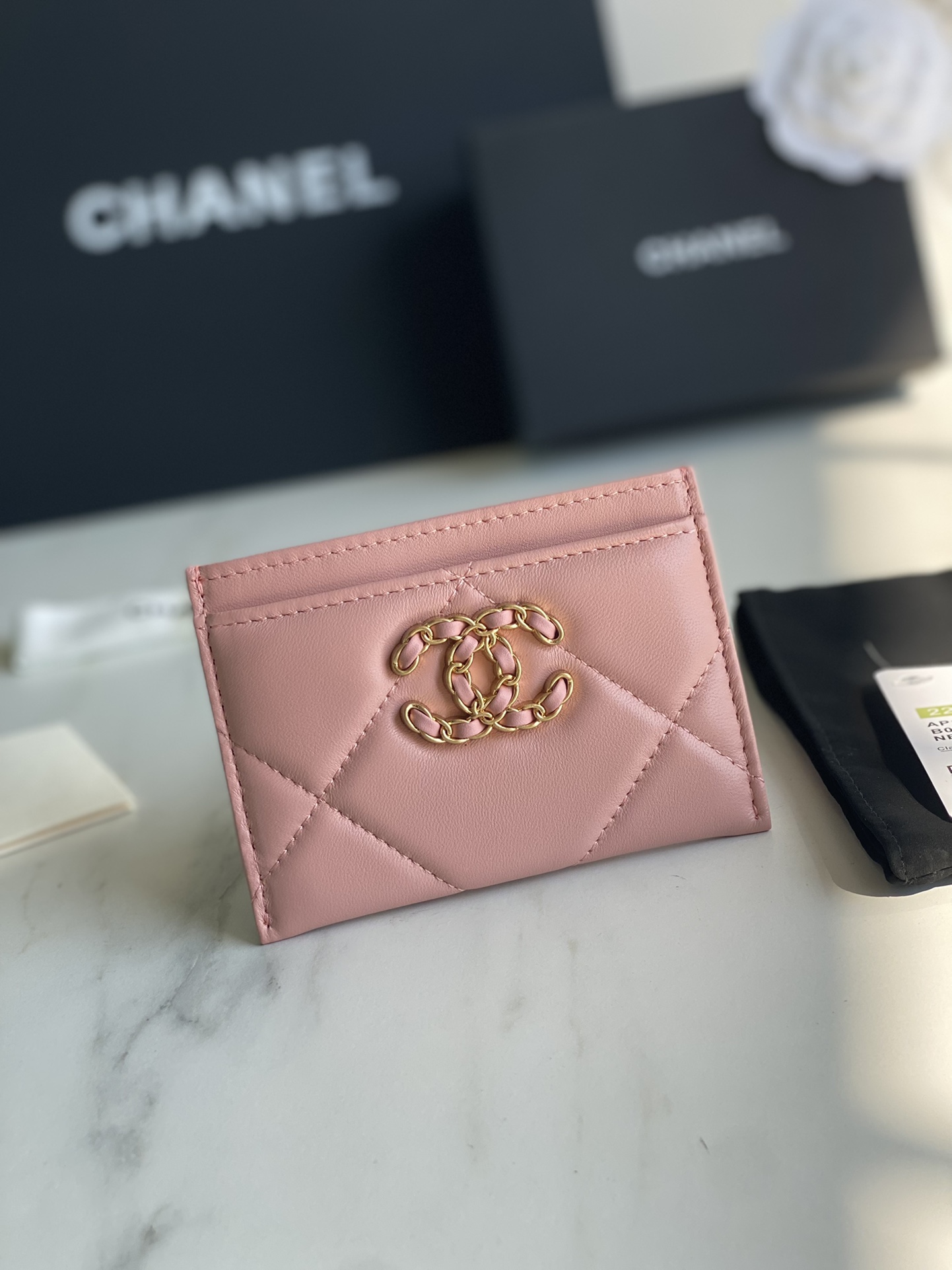 CHANEL 19 CARD HOLDER