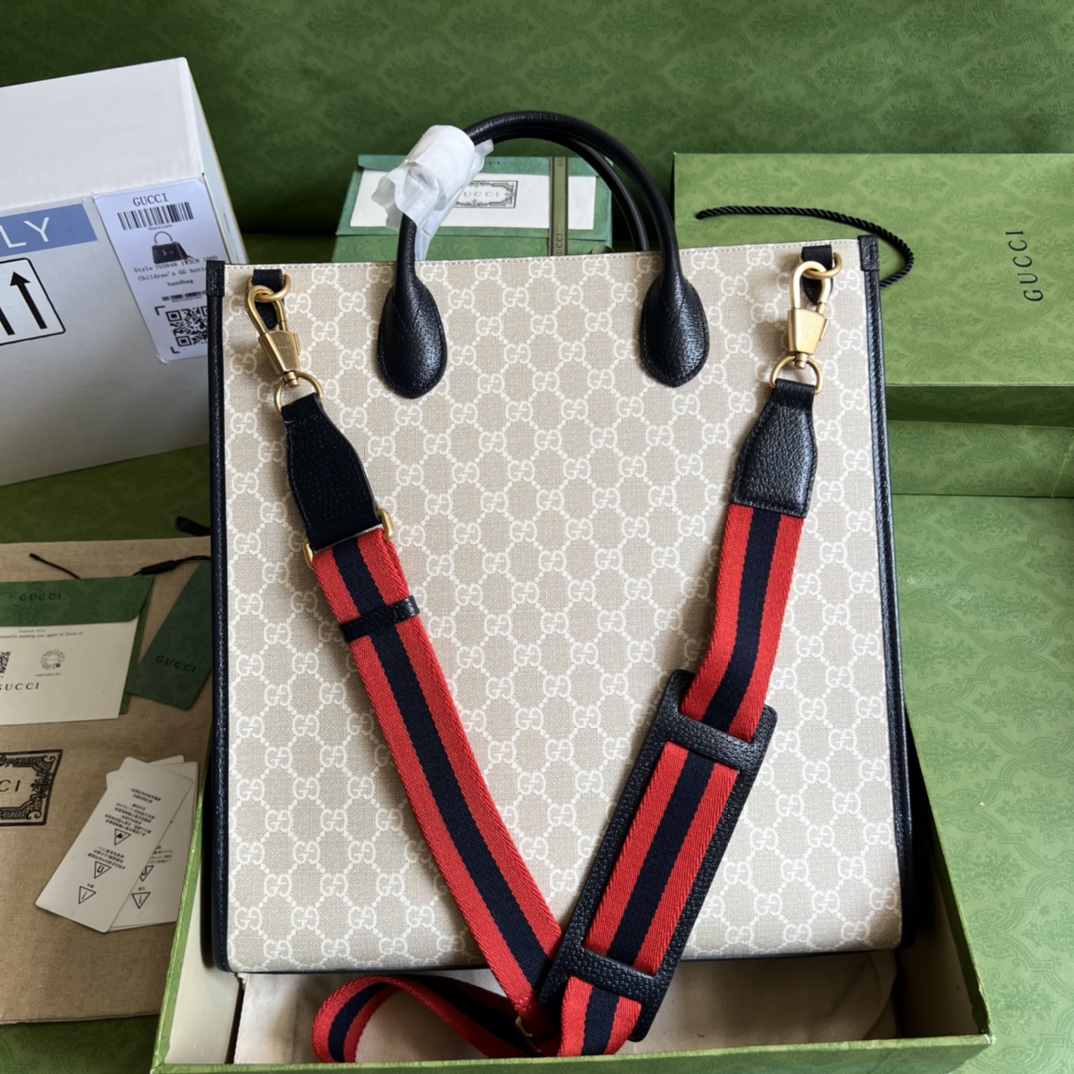 Gucci cherry print medium