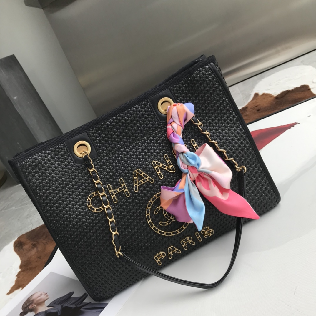 CHANEL TOTE