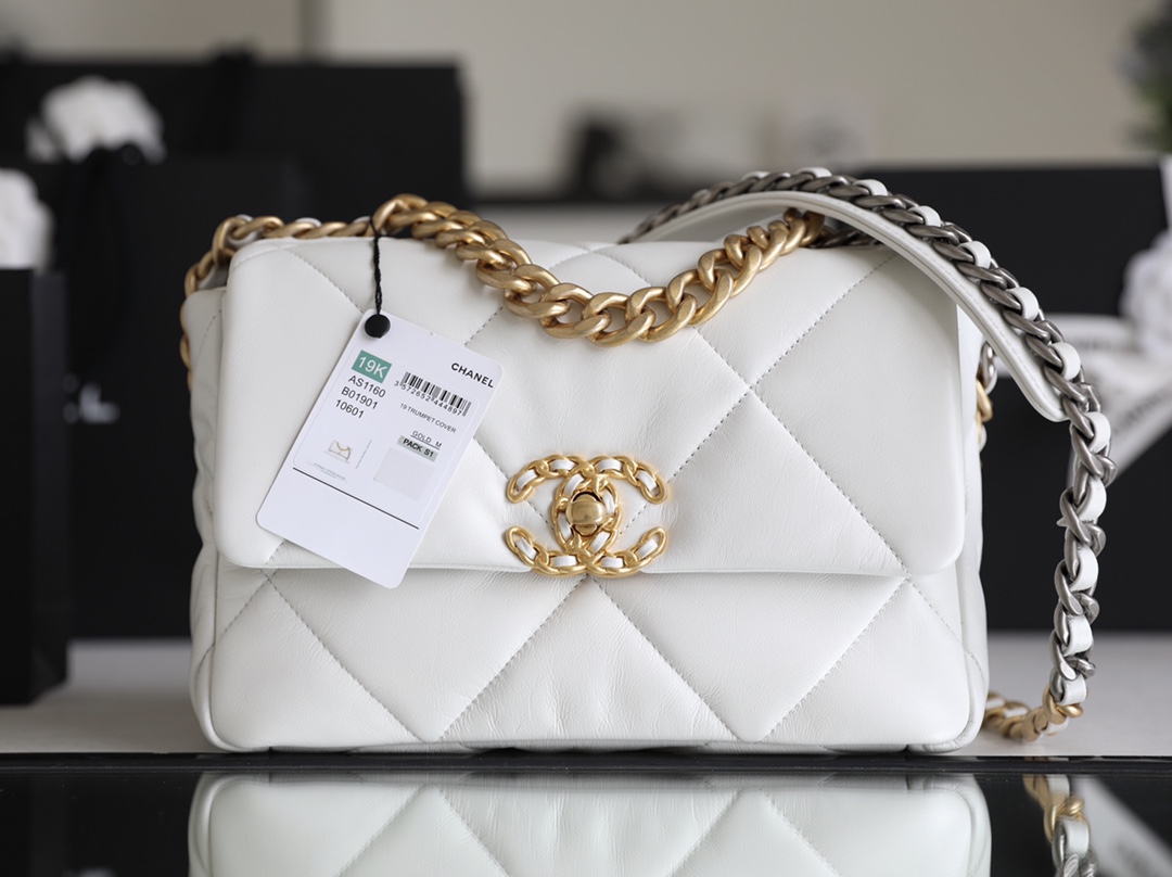 Chanel 19