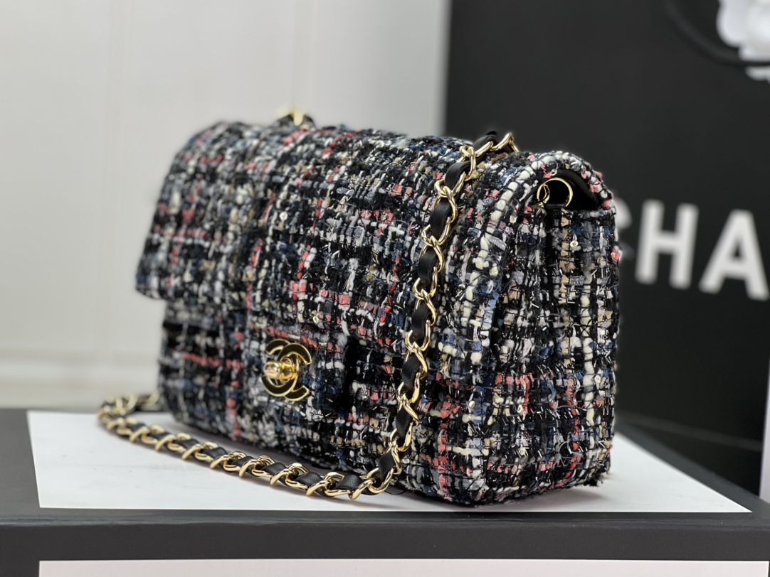 MINI CLASSIC FLAP BAG