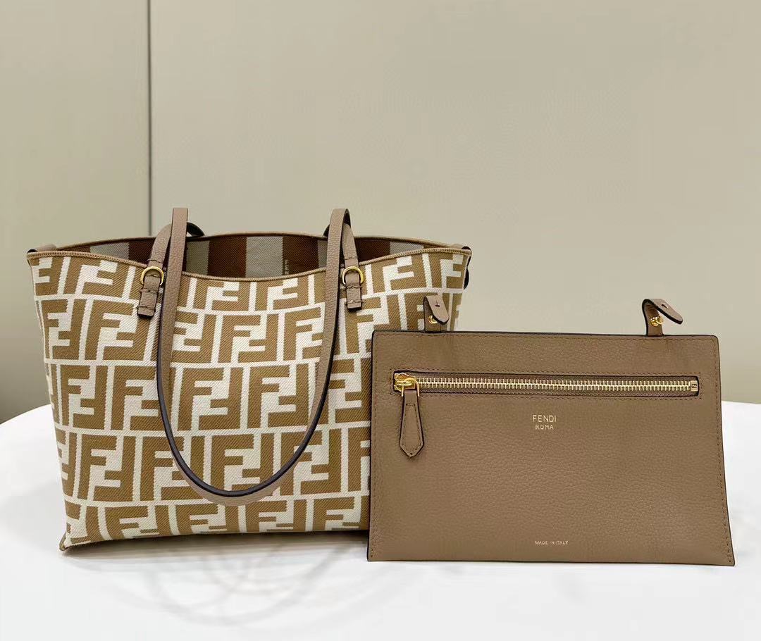 Fendi Tote Medium