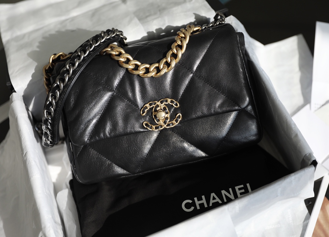 Chanel 19
