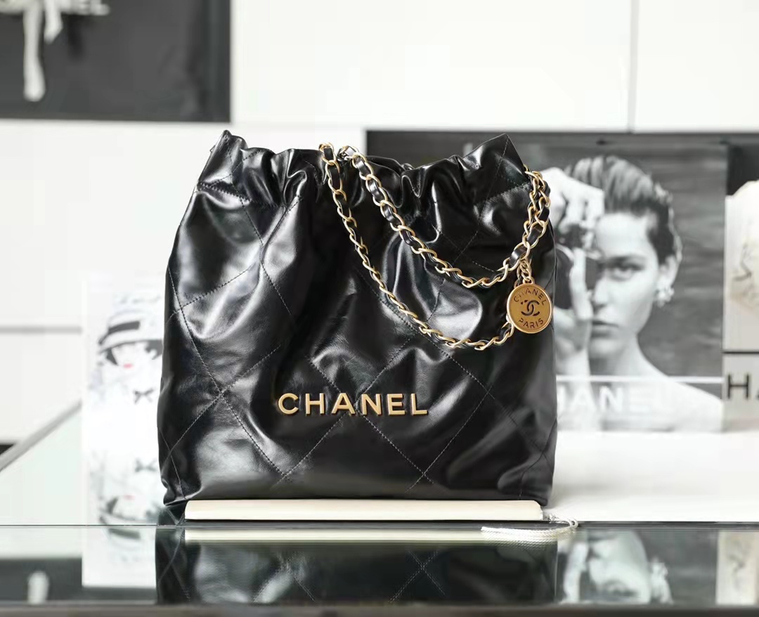 Chanel 22 Medium