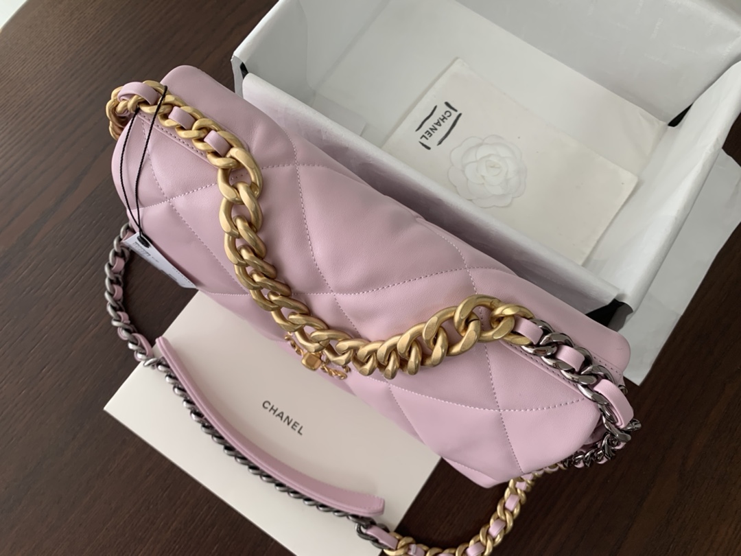 Chanel 19 medium