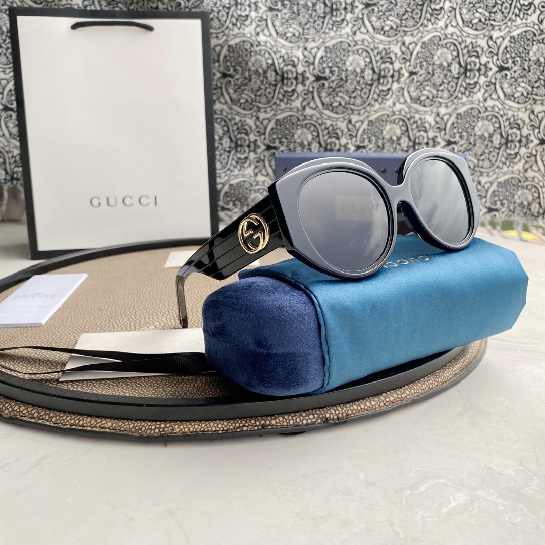 OVERSIZED ROUND SUNGLASSES