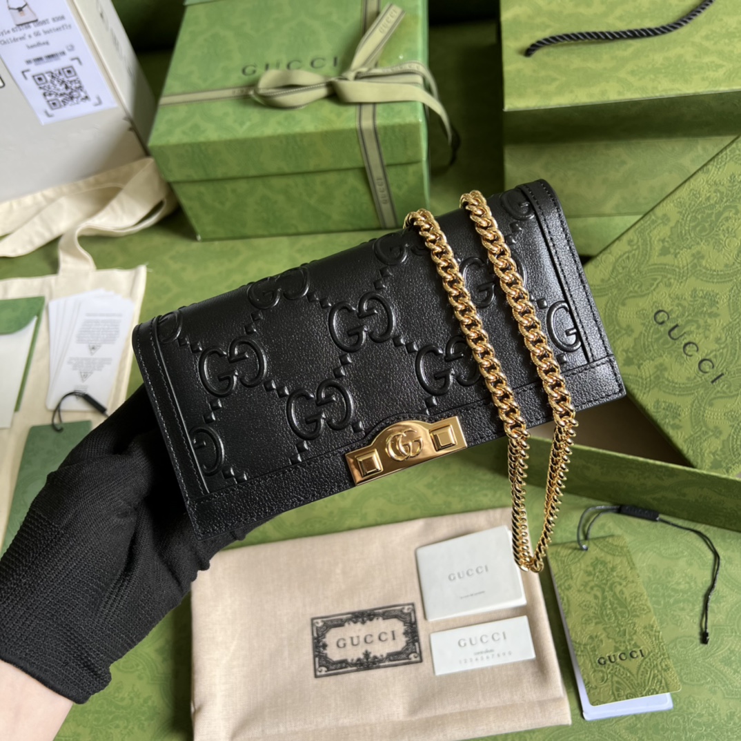 Gucci Leather clutch