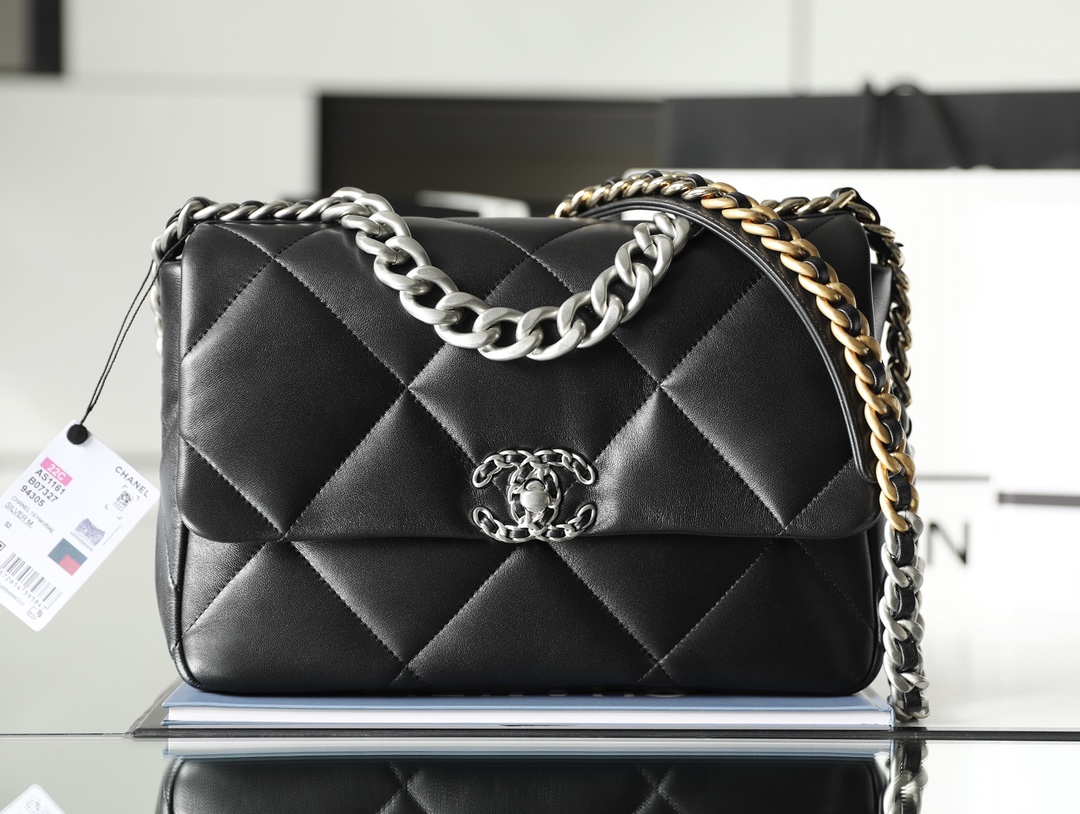 Chanel 19