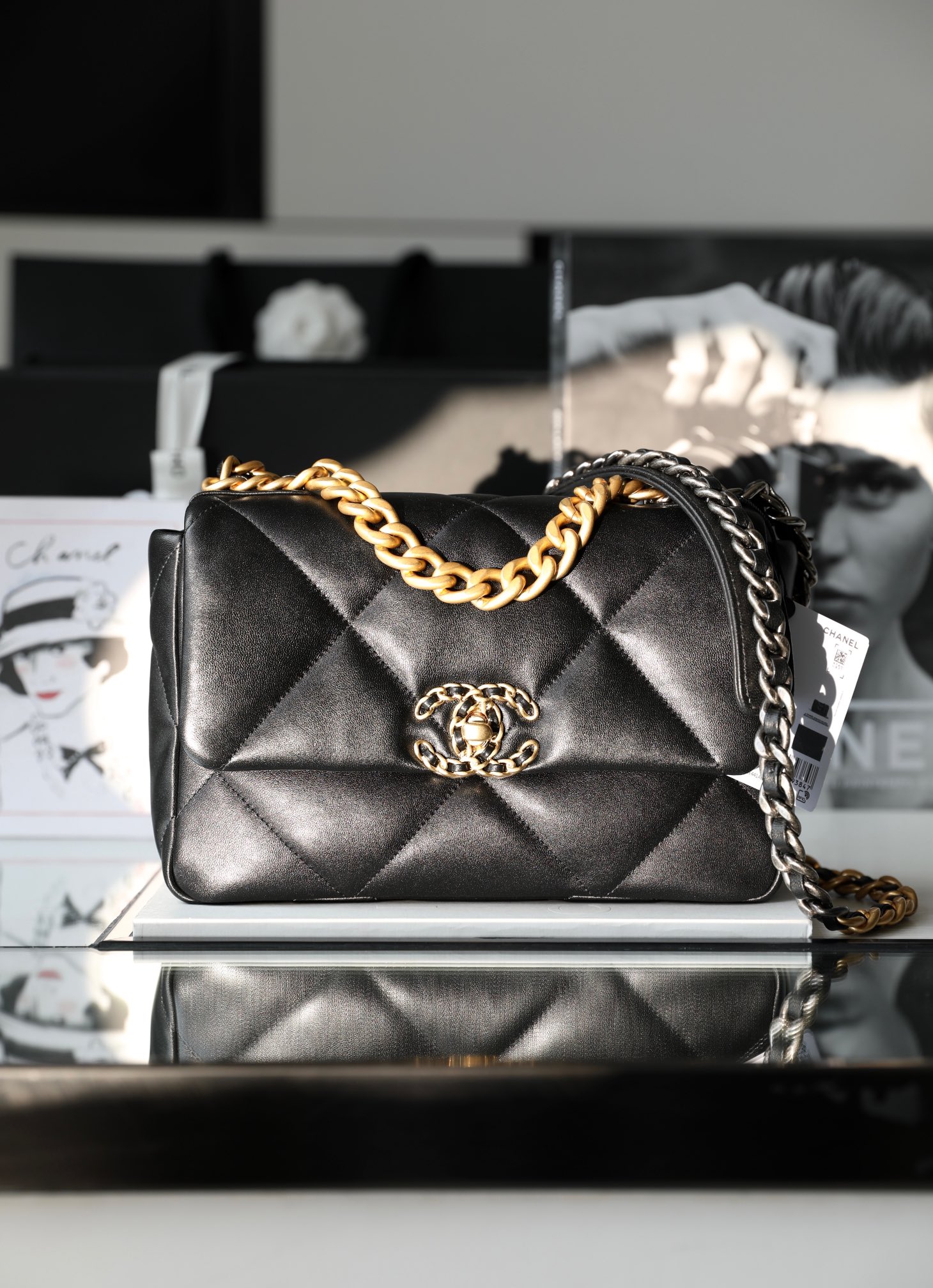 Chanel 19