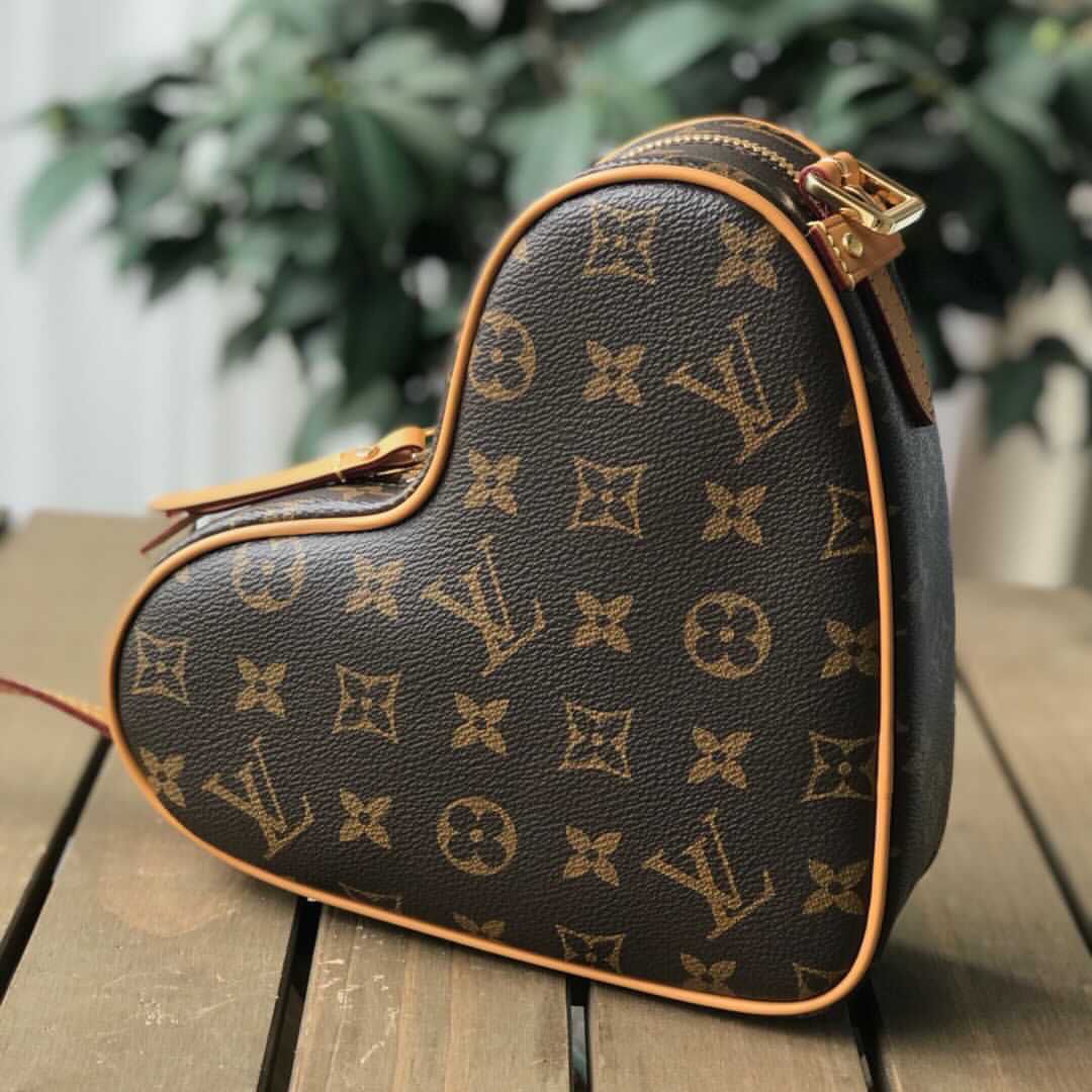 Louis Vuitton Game On Cœur Bag