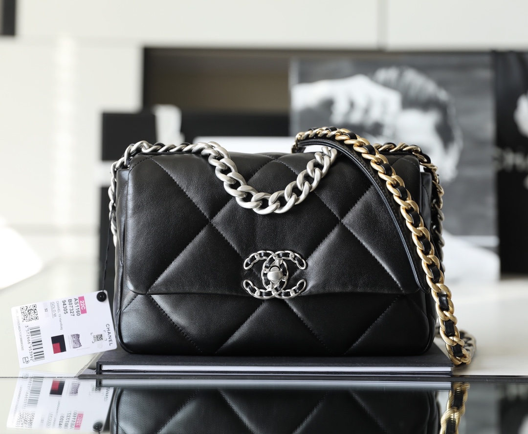 Classic flap bag