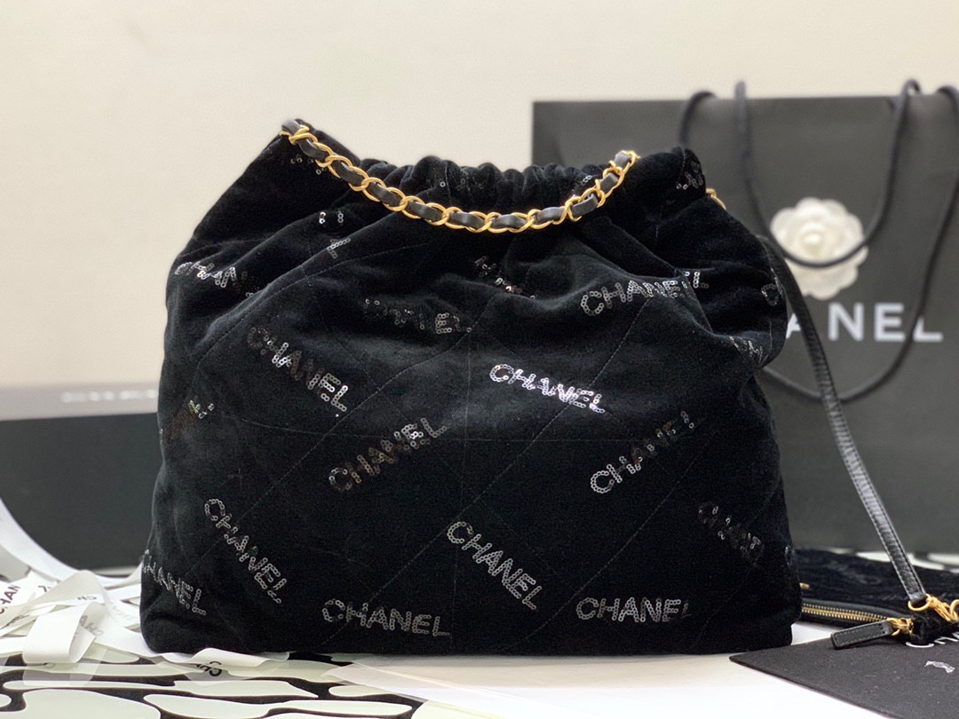 CHANEL 22