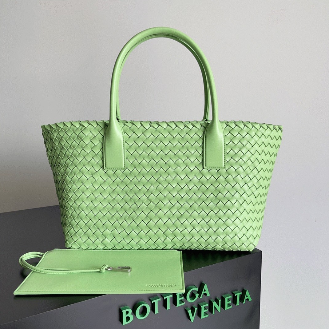 Top Quality Fake Bottega Veneta Cabat Medium Bag In Pistachio