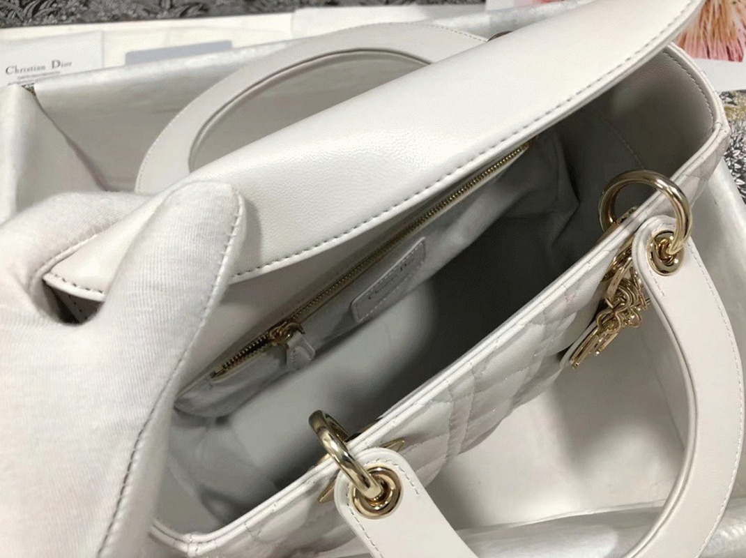Dior Lady Dior Medium Bag Replica in White