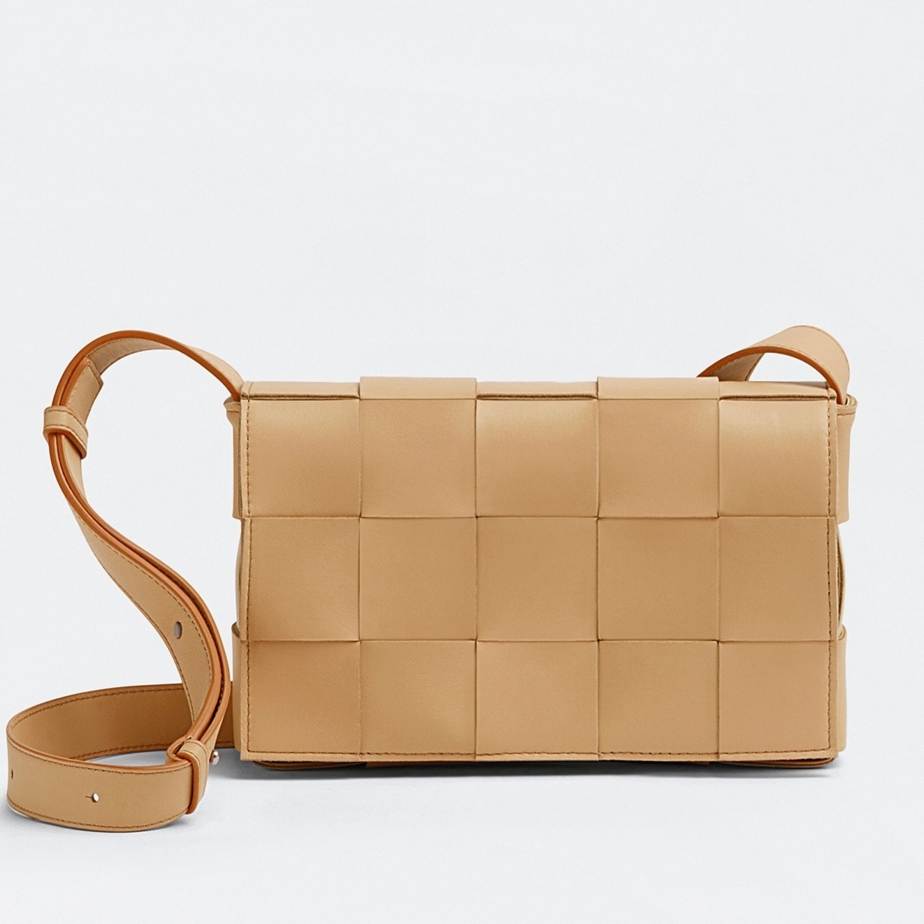 Top Quality Knockoff Bottega Veneta Cassette Bag In Almond