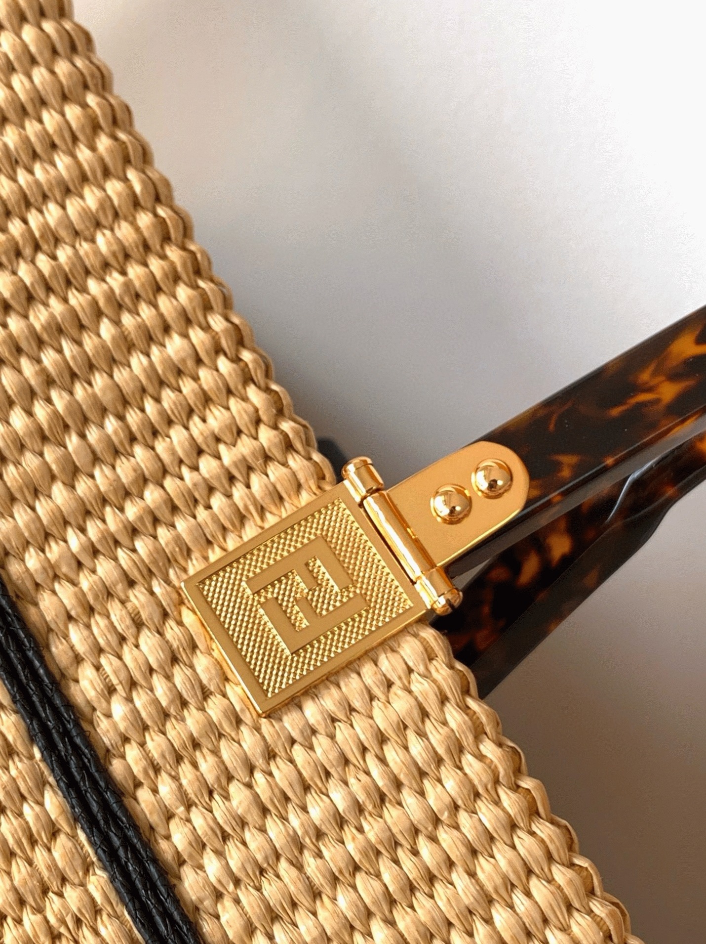 Top Quality Fake Fendi Sunshine Medium Tote Bag in Black and Natural Straw