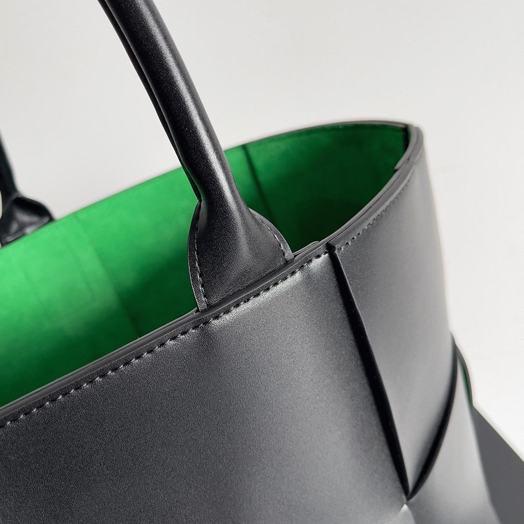 Fake Bottega Veneta Large Arco Tote Bag Black
