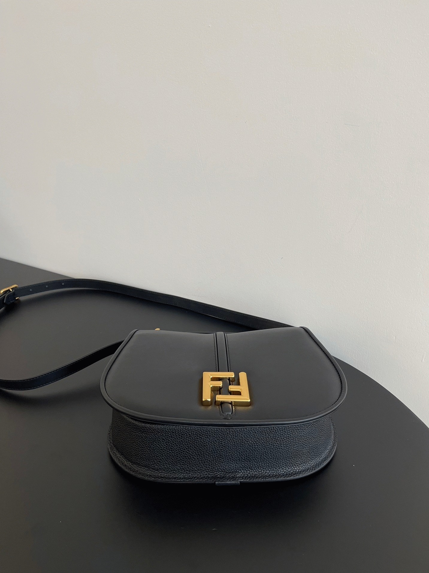 Top Quality Replica Fendi C’mon Medium Bag in Black