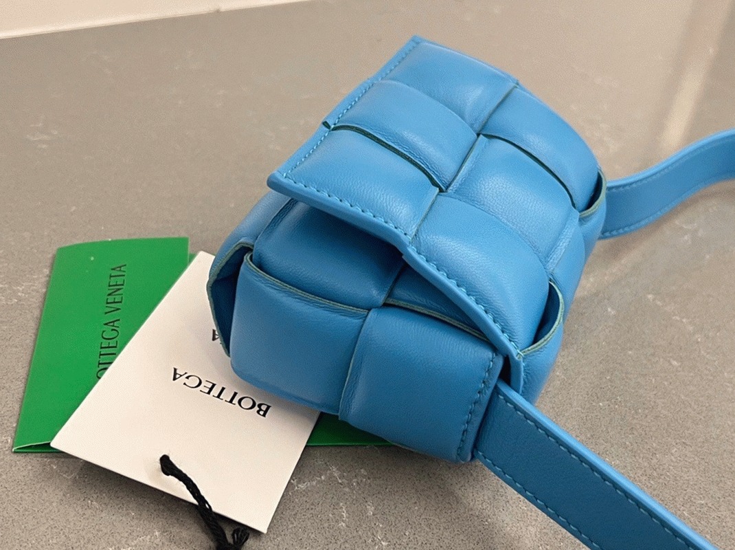 Top Quality Fake Bottega Veneta Candy Padded Cassette Bag In Pool