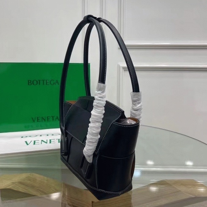 Top Quality Fake Bottega Veneta Arco Small Bag In Black Intrecciato Calfskin