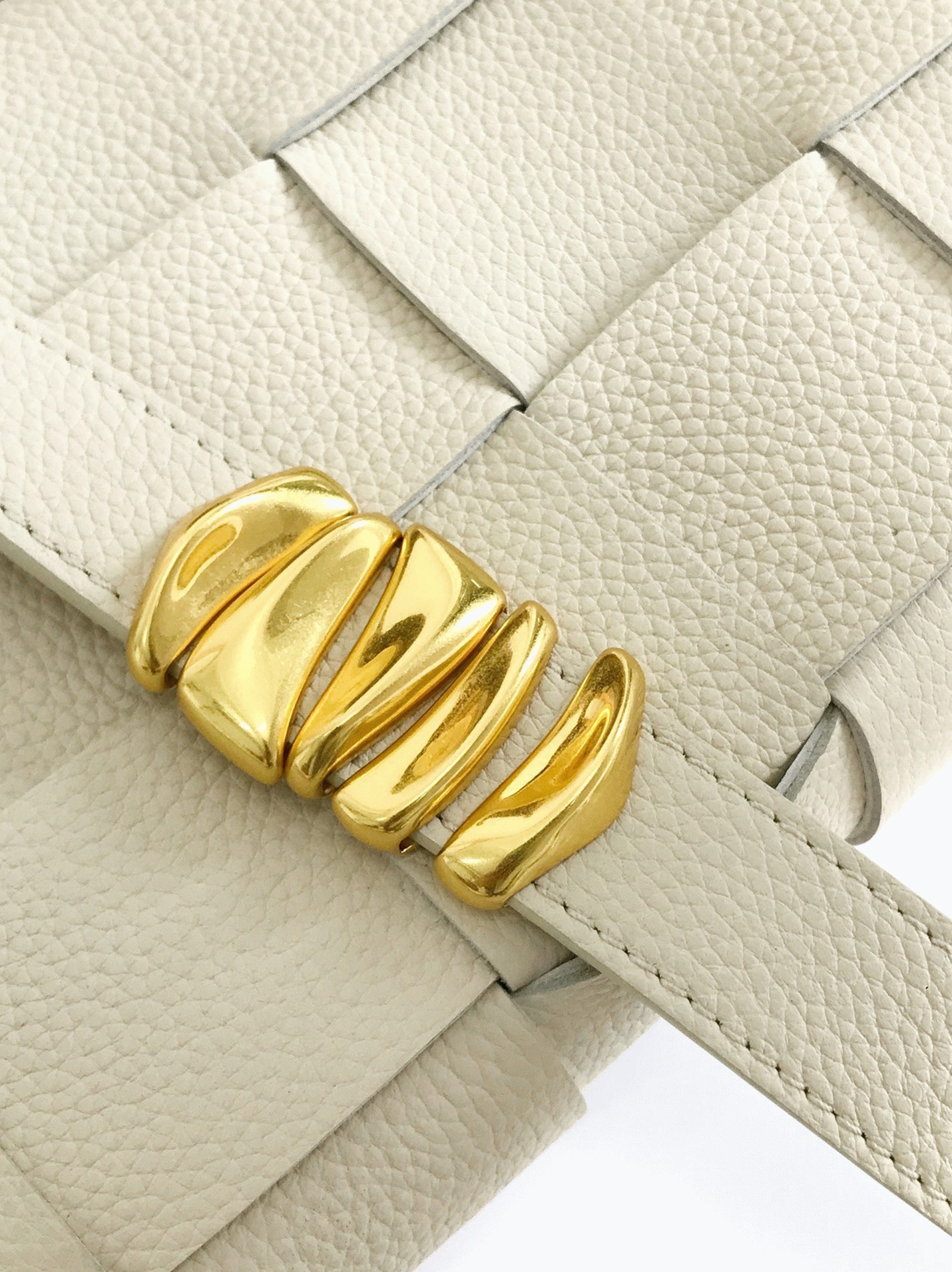 Top Quality Replica Bottega Veneta Cassette Bag In White