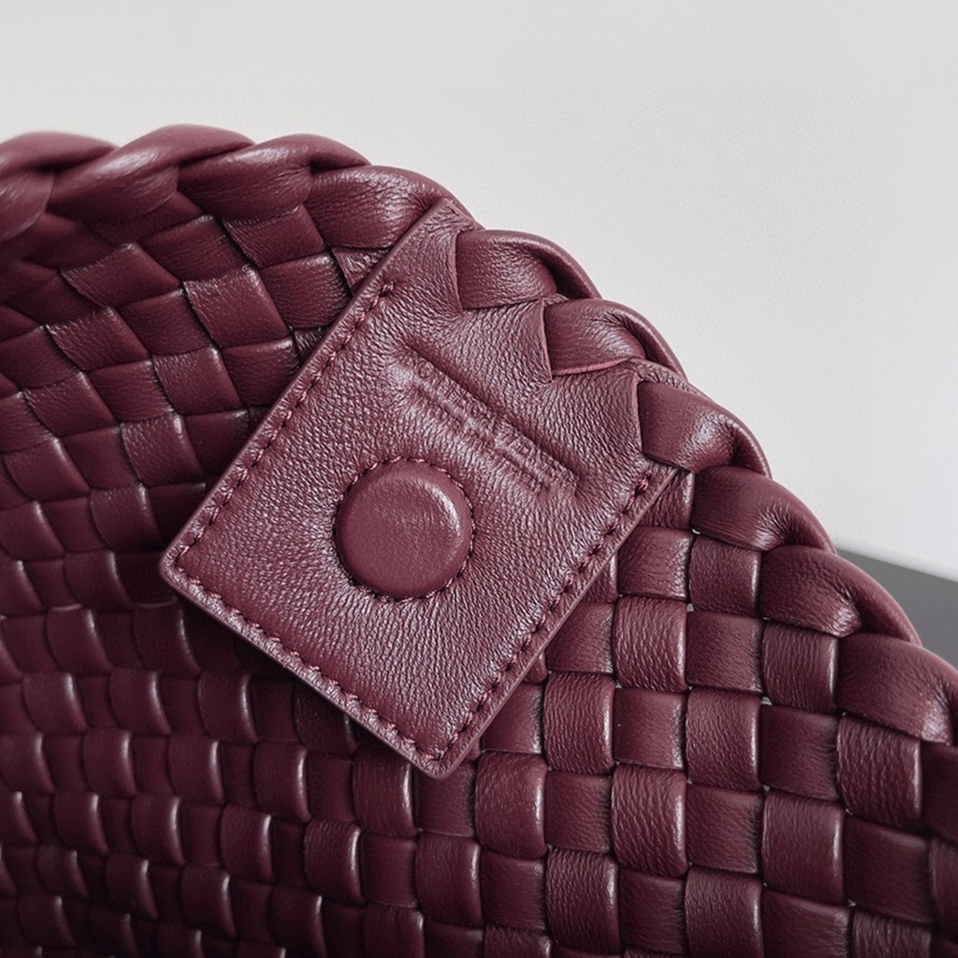 Replica Bottega Veneta Clicker Small Bag Bordeaux