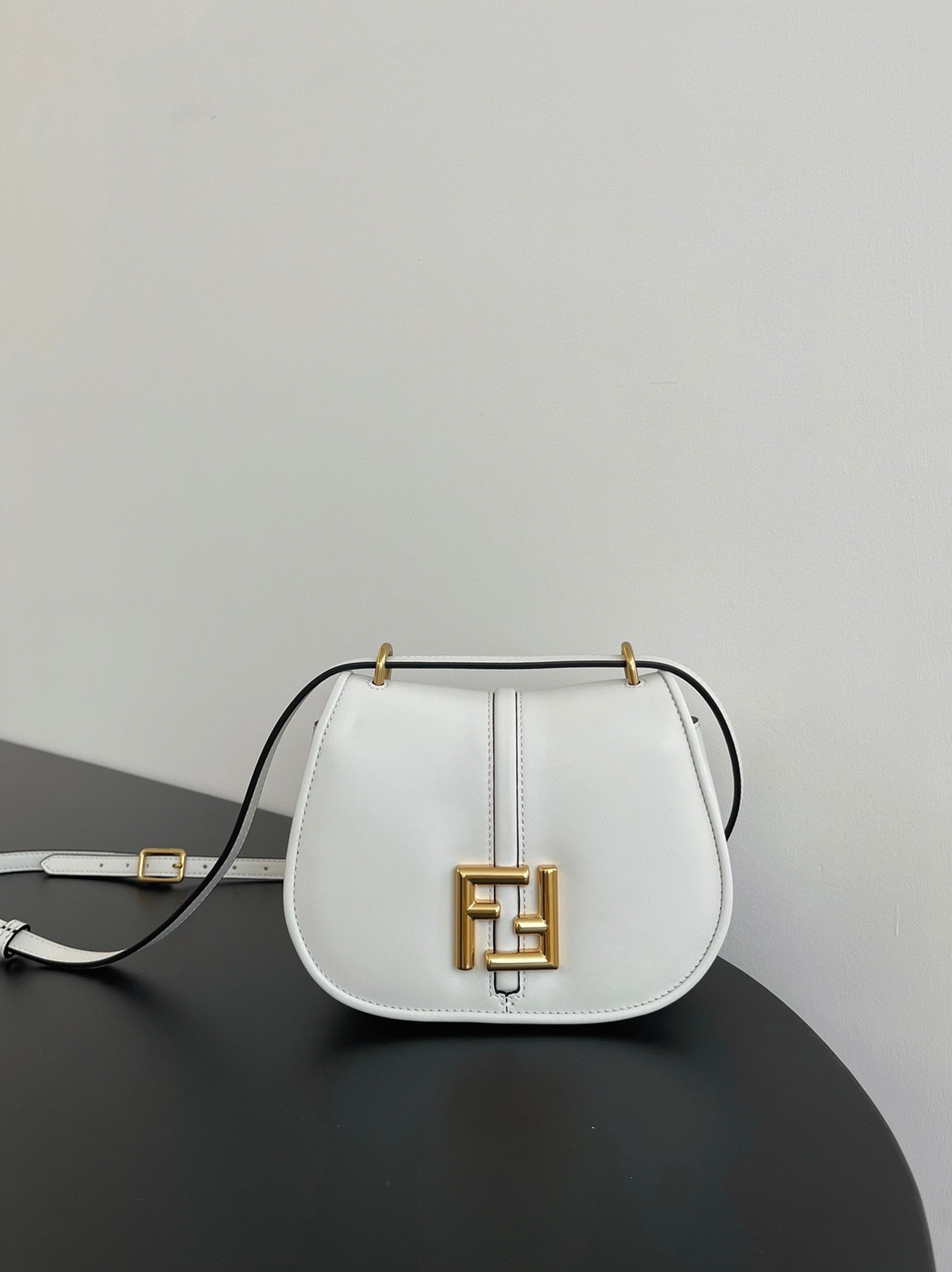 Top Quality Knockoff Fendi C’mon Small Bag in White