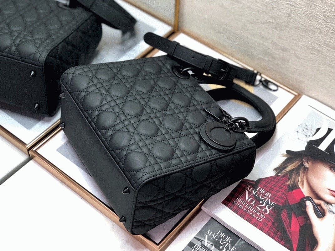 Dior Lady Dior Medium Bag Replica in Black