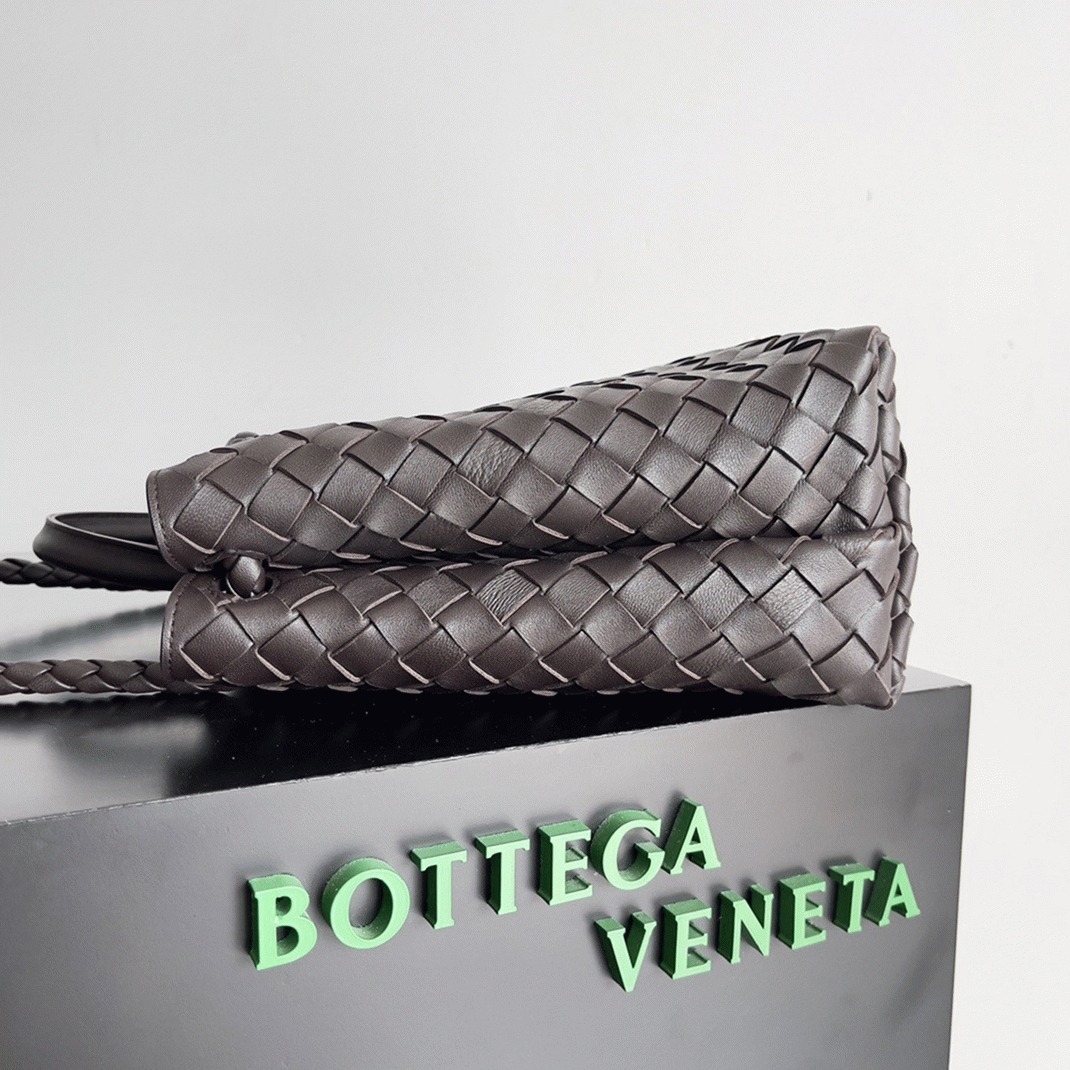 Fake Bottega Veneta Medium Andiamo Bag Fondant