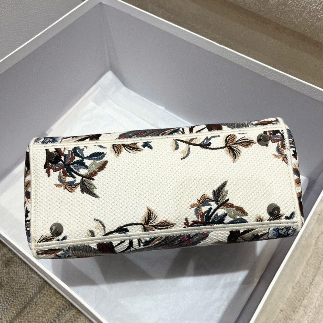 Dior Lady D-Lite Medium Bag Imitation in White Jardin d Hiver Embroidery