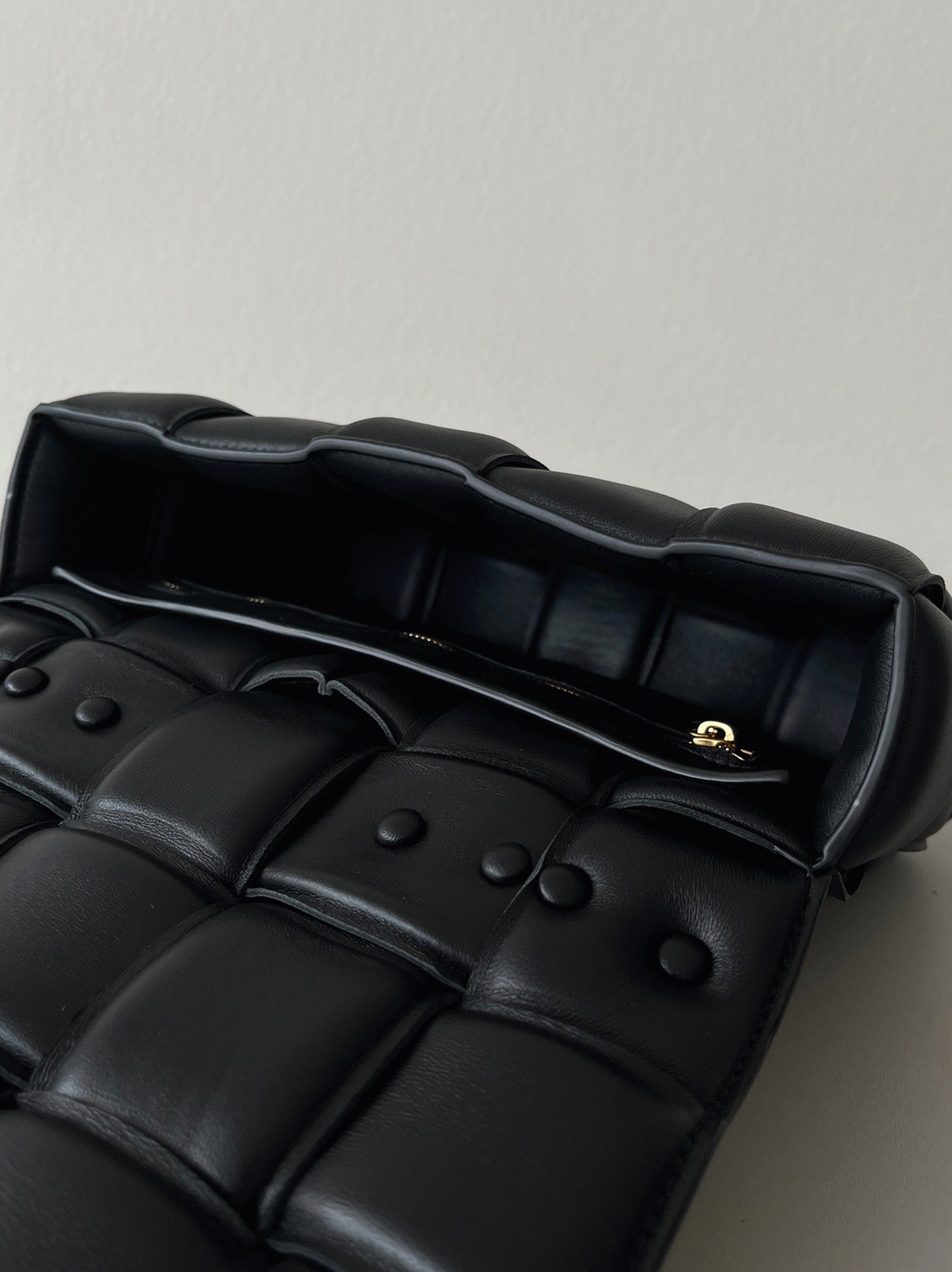 Top Quality Replica Bottega Veneta Chain Cassette Bag In Black