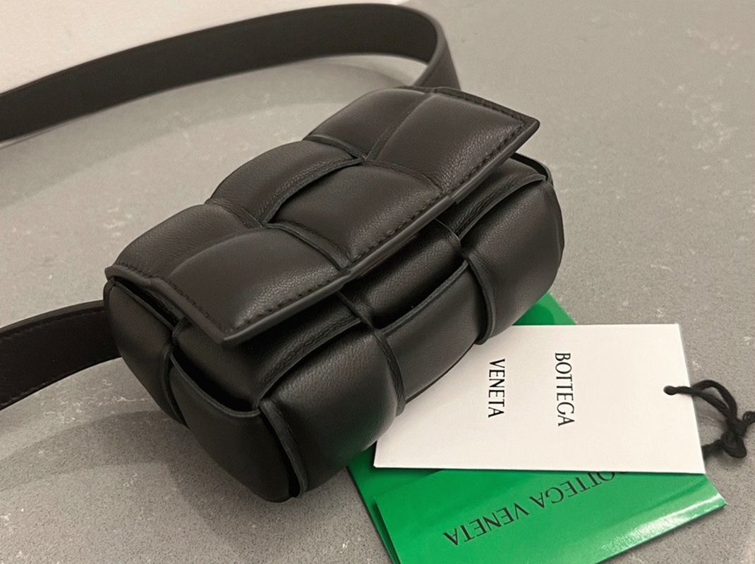 Top Quality Replica Bottega Veneta Candy Padded Cassette Bag In Black