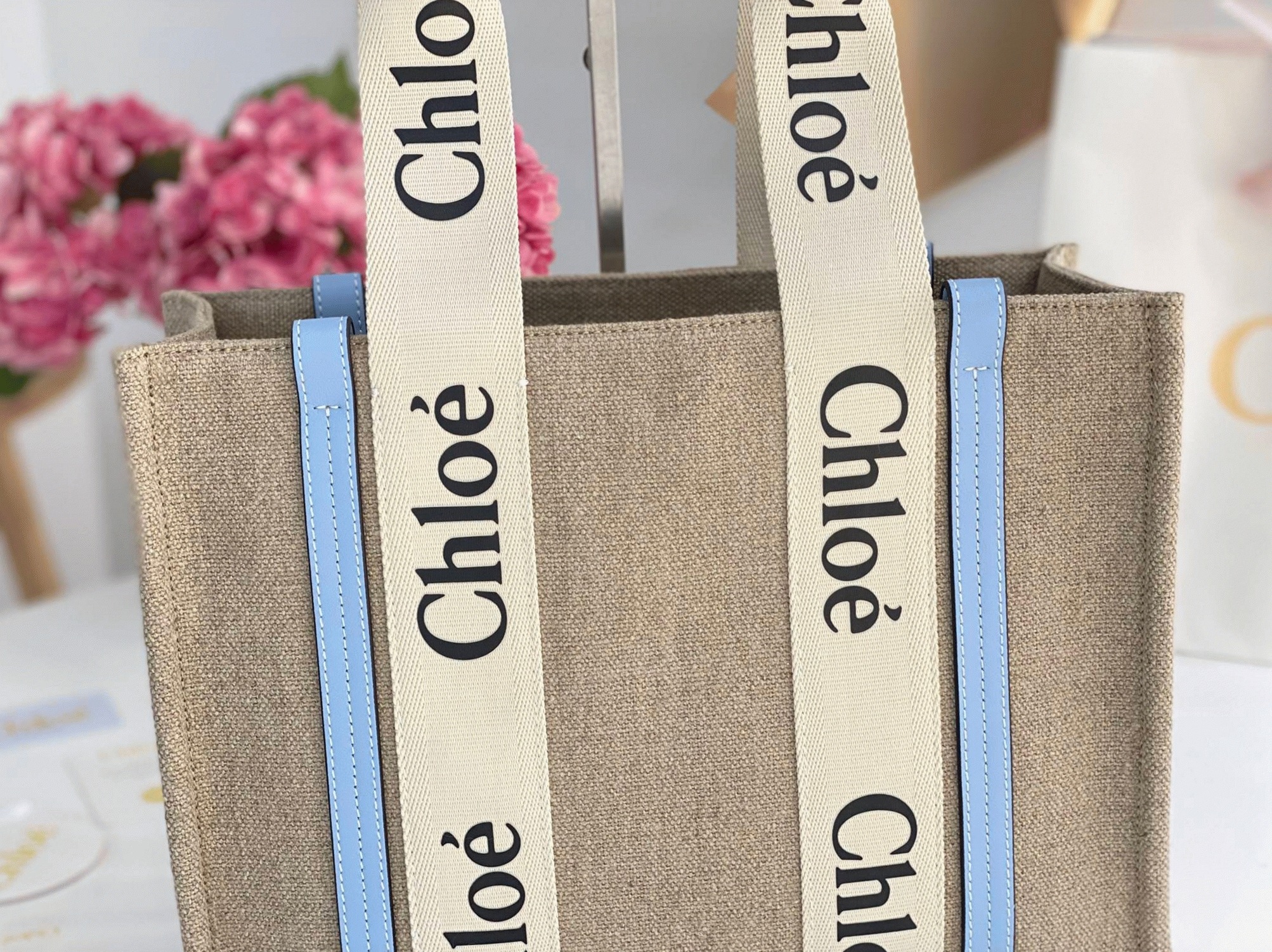 Top Quality Replica Chloe Woody Medium Tote Bag in Linen Canvas with Blue Leather