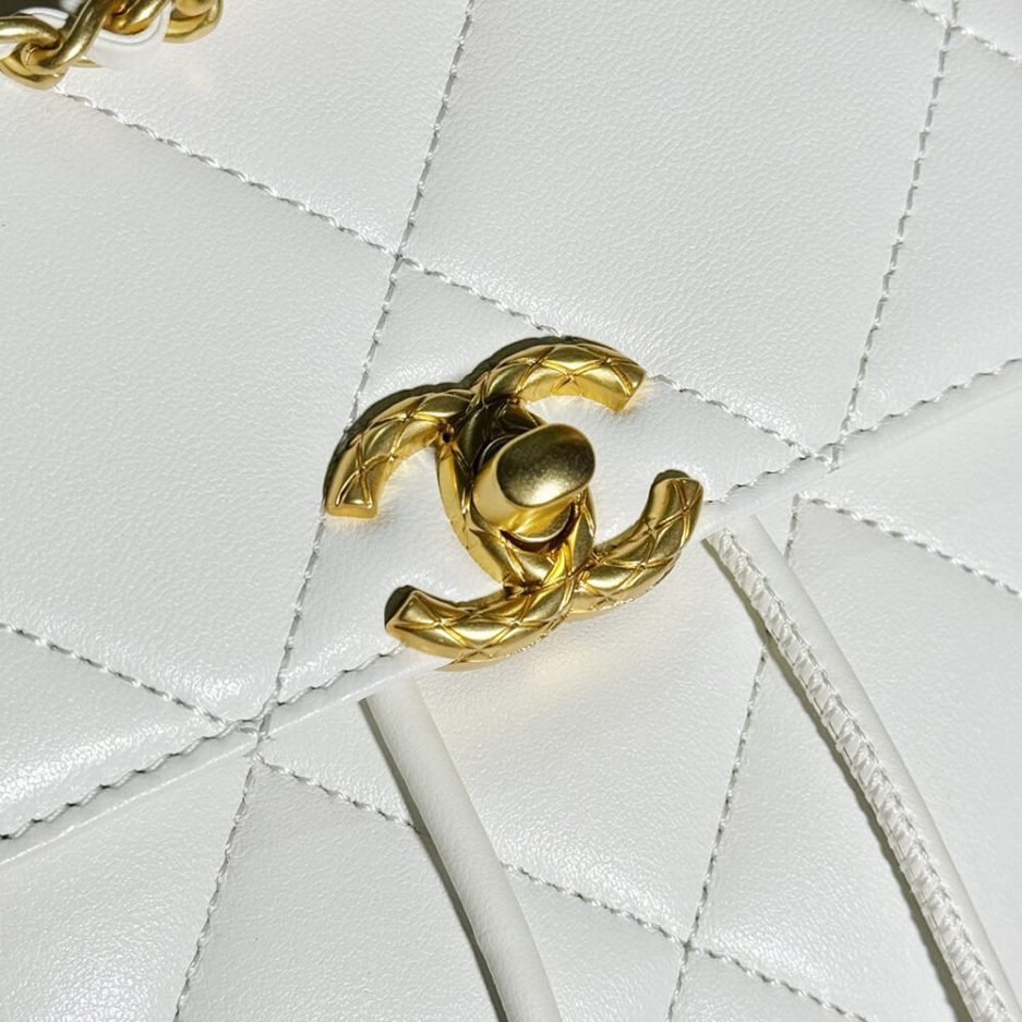 CHANEL BACKPACK(high-end grade)