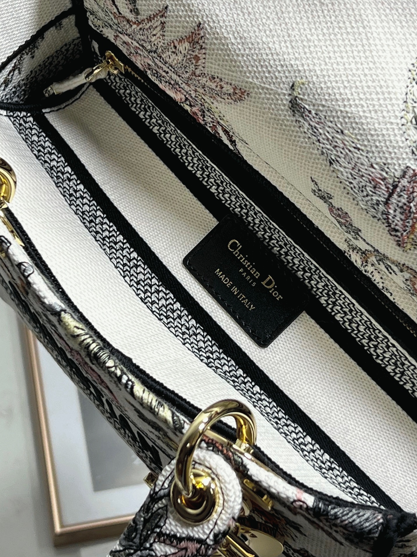 Dior Lady D-Lite Medium Bag Fake in White Jardin Botanique Embroidery