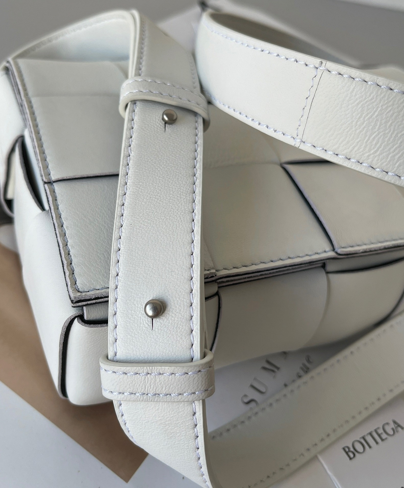Top Quality Replica Bottega Veneta Cassett Bag In White