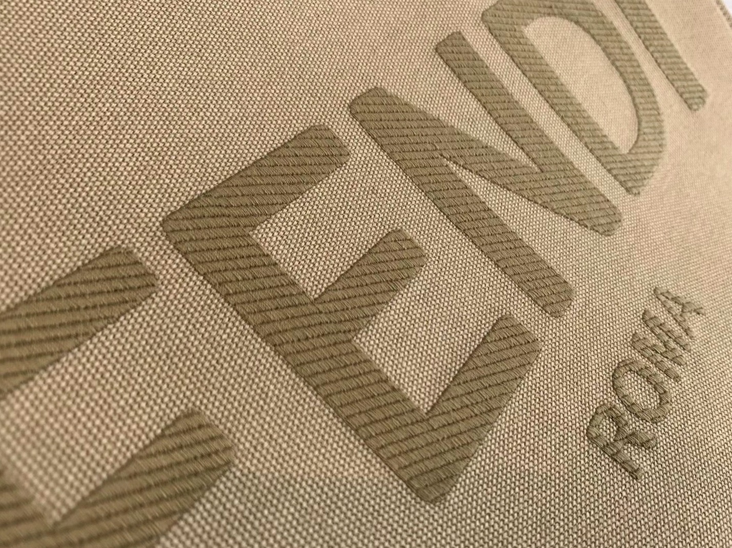 Top Quality Fake Fendi Sunshine Medium Tote Bag In Beige Canvas