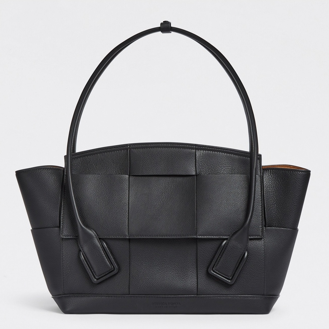 Top Quality Knockoff Bottega Veneta Arco Medium Bag In Black Grained Leather