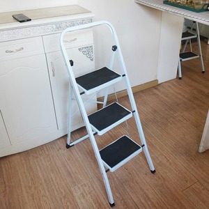 Portable Compact Folding Non Slip Metal Step Ladder - 3 Step White / 101.5cm by Gr8 Home