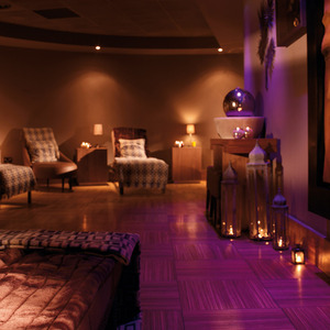 Indulgent Spa Days Gift Experience Box - White by Buyagift