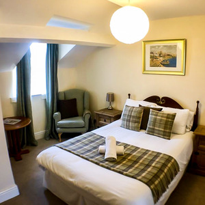 Relaxing Break in the Country Gift Experience - Red by Find Me A Gift