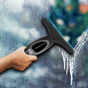 Window Vacuum 3.7V - Black by My Home