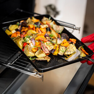 MasterClass Vitreous Enamel Baking Tray - Black / 39cm by MasterClass
